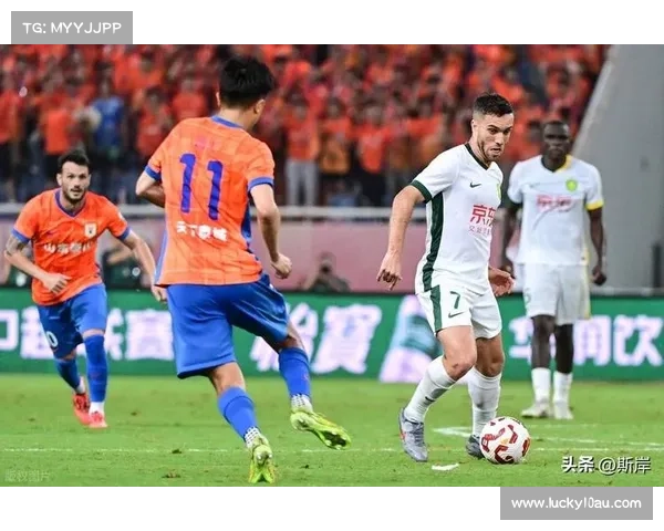 卡扎伊什维利大四喜后与山东泰山球迷激情庆祝共襄胜利盛宴